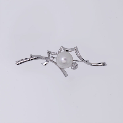 Pearl    Brooch